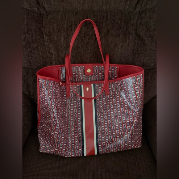 Tory Burch Handbags - Tory Burch Gemini Tote